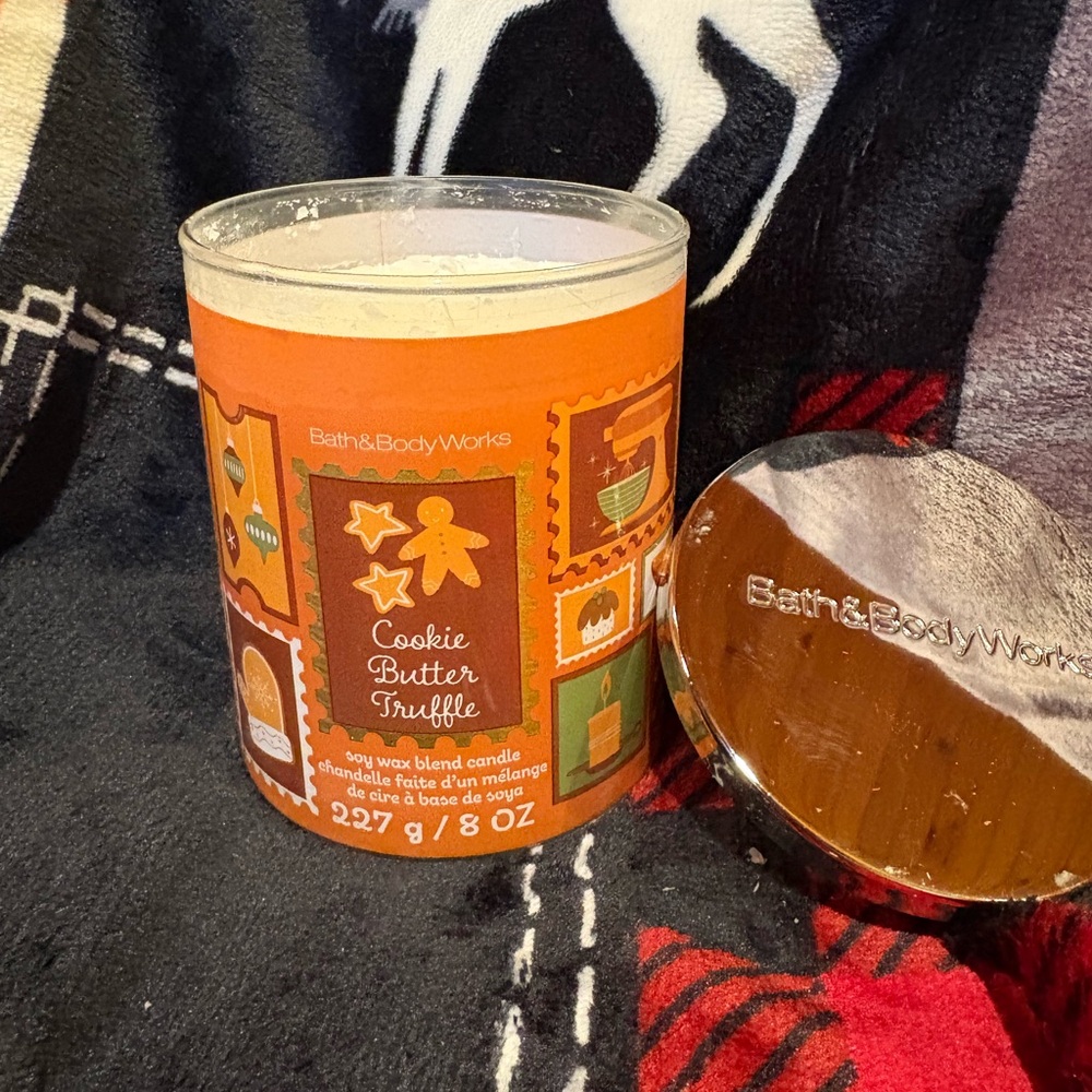 Bath & Body Works Cookie Butter Truffle Candle - Orange and Brown
